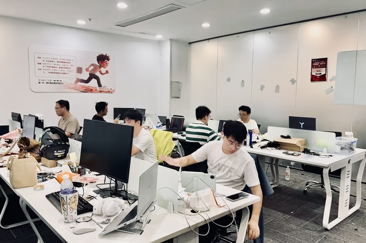 成电国芯线下基地学习场景3
